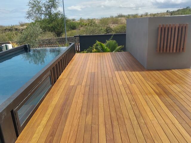 Caillebotis en bois IPE à La Réunion