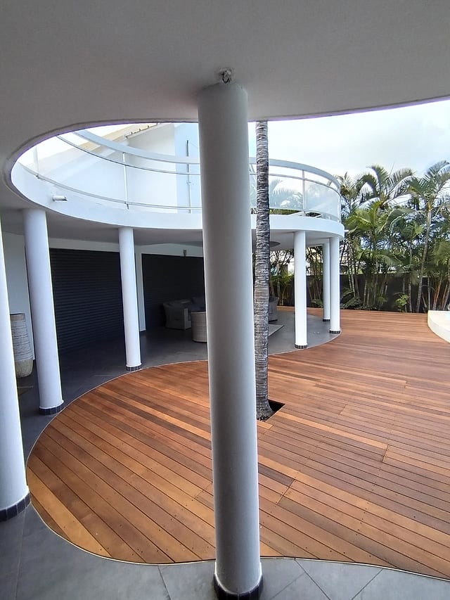 Caillebotis en bois Itauba à La Réunion