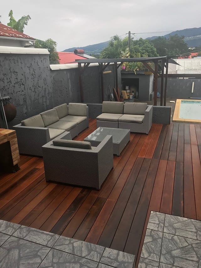 Caillebotis en bois Itauba à La Réunion