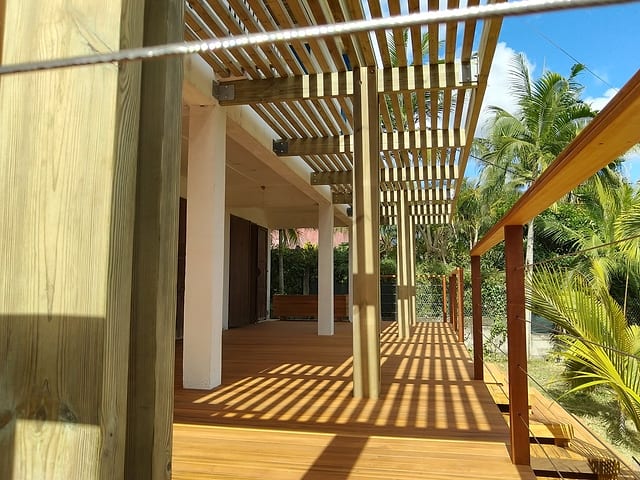 Caillebotis en bois Pergola à La Réunion
