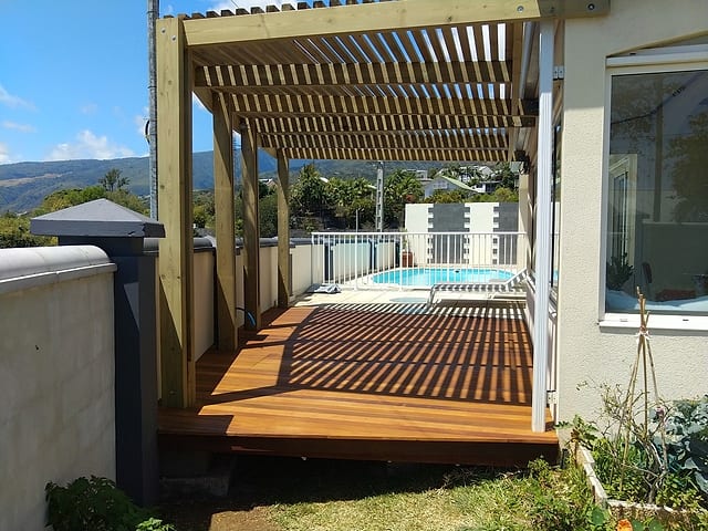 Caillebotis en bois Pergola à La Réunion
